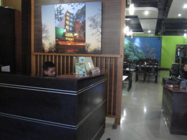 Syariah Hotel Джакарта Екстериор снимка